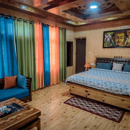 The Alpinist Cafe And Retreat Hotel Kaza Exterior photo