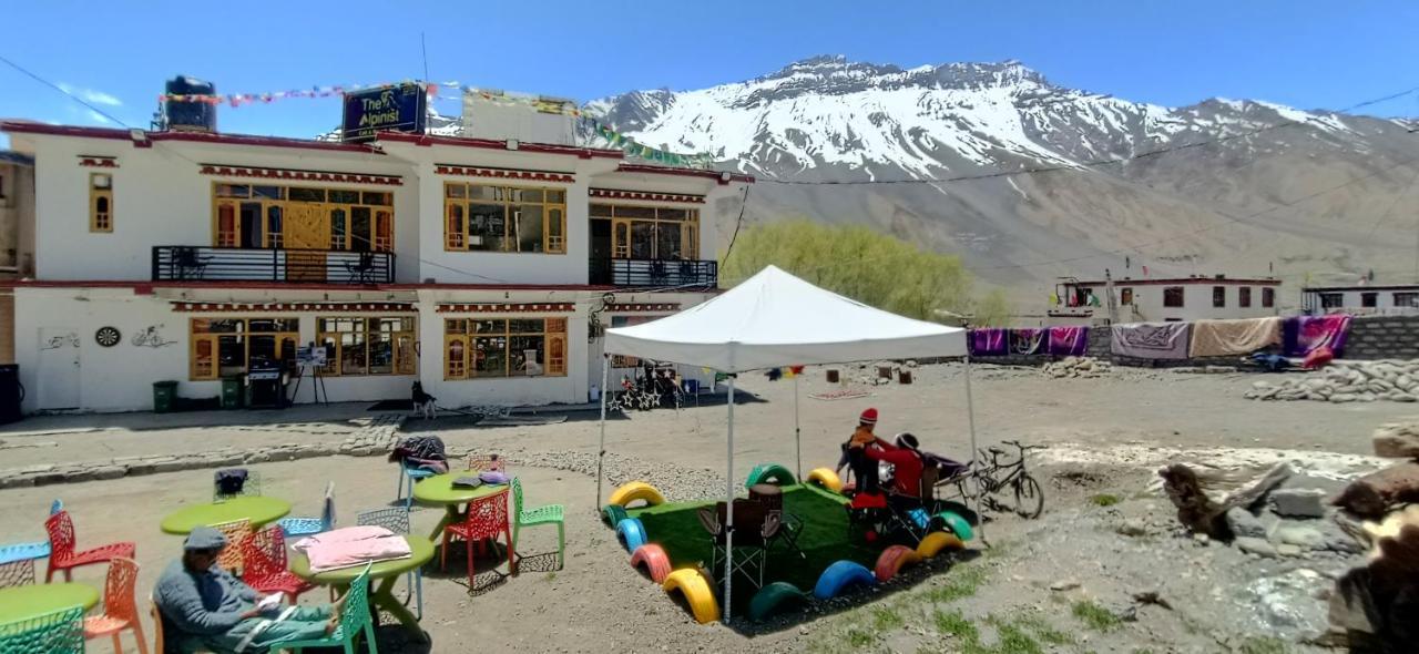 The Alpinist Cafe And Retreat Hotel Kaza Exterior photo