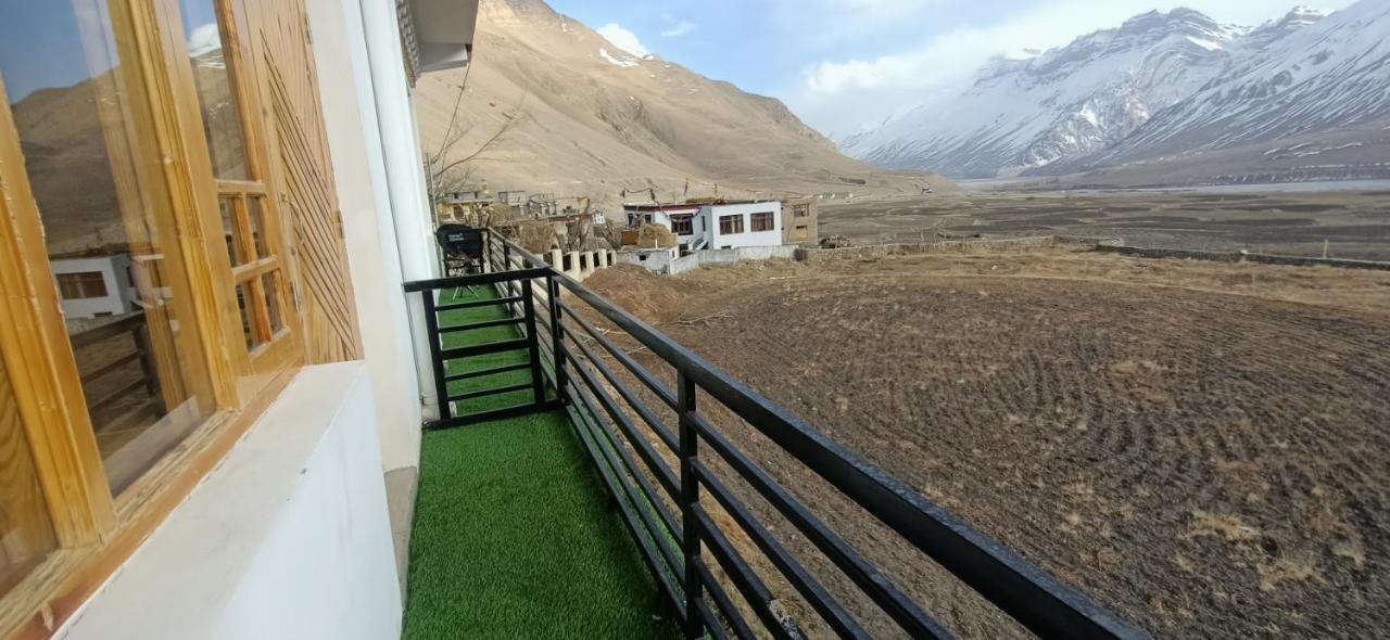 The Alpinist Cafe And Retreat Hotel Kaza Exterior photo