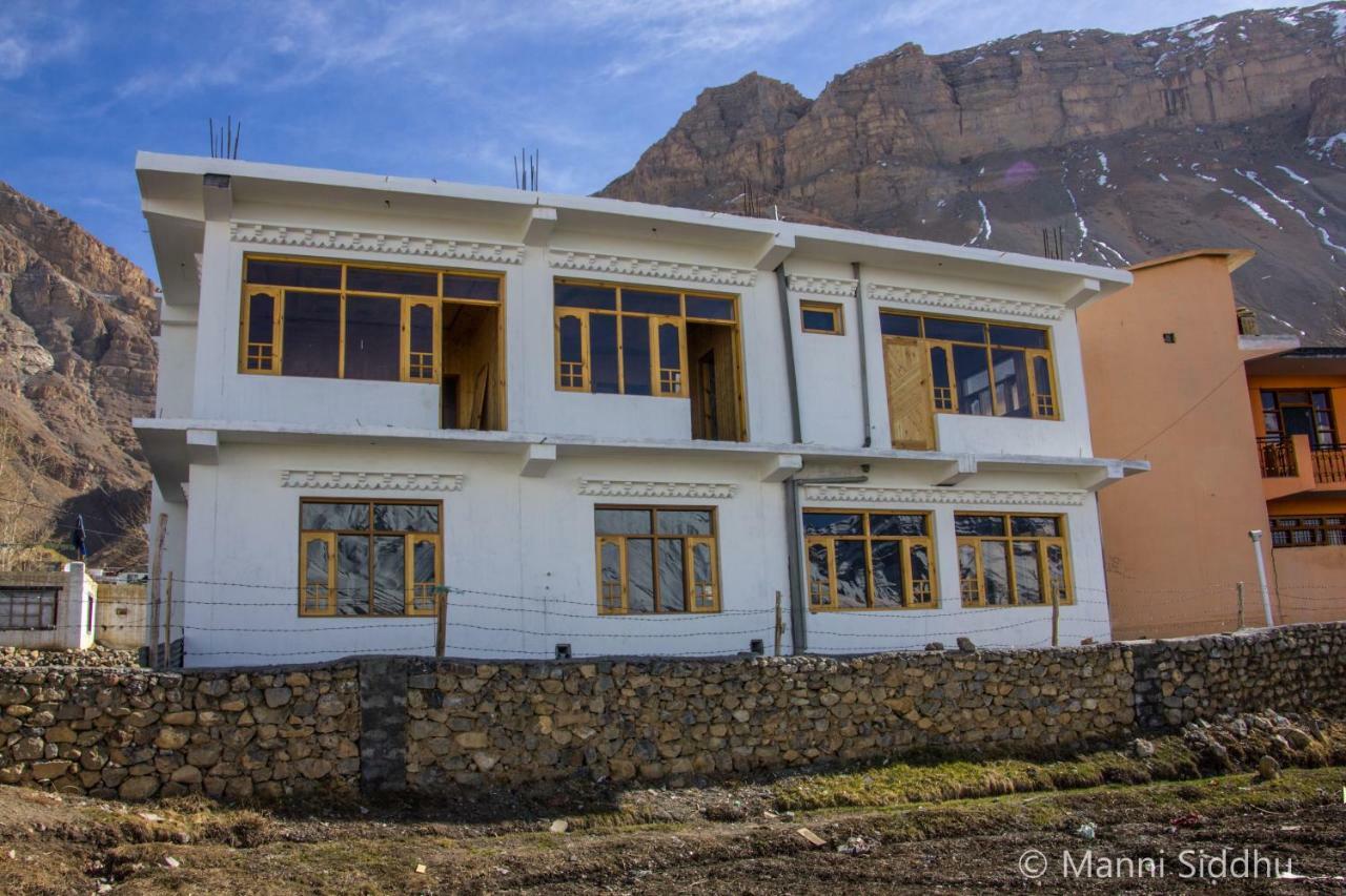 The Alpinist Cafe And Retreat Hotel Kaza Exterior photo