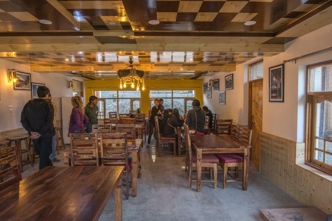 The Alpinist Cafe And Retreat Hotel Kaza Exterior photo