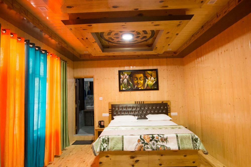 The Alpinist Cafe And Retreat Hotel Kaza Exterior photo